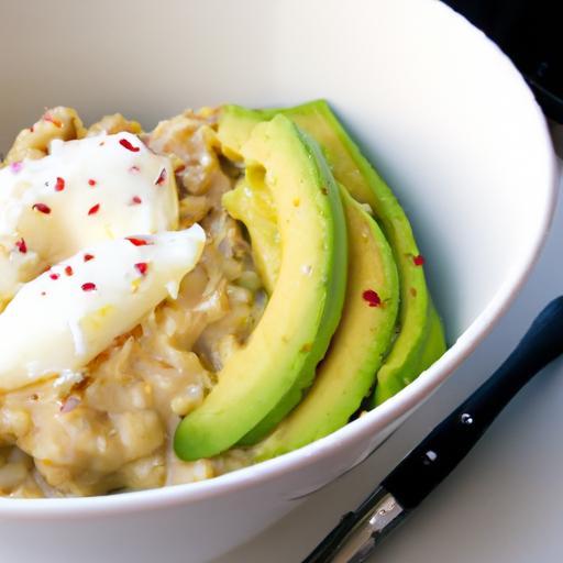 Creamy Avocado & Egg: A Savory Oatmeal Twist to Try