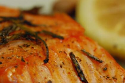 Zesty Garlic Butter Baked Salmon with Fresh Lemon Twist